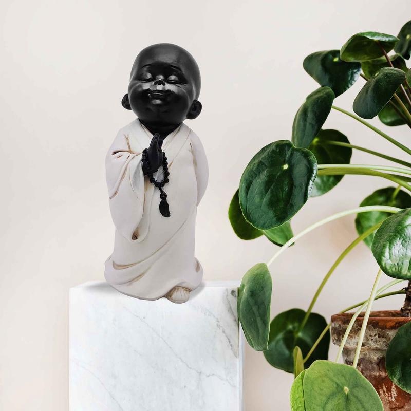 Statuette dun petit moine en pleine rflexion, 3'' x3-1/2'' x 7''